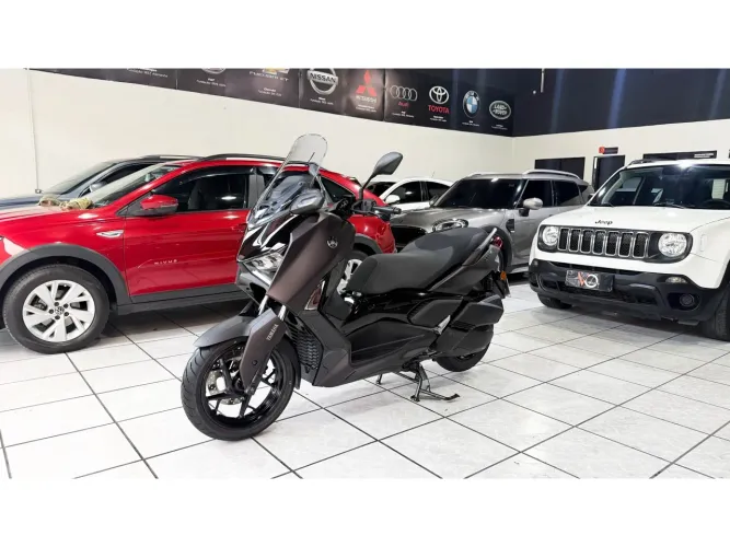Yamaha Xmax 300 connected abs 2026
