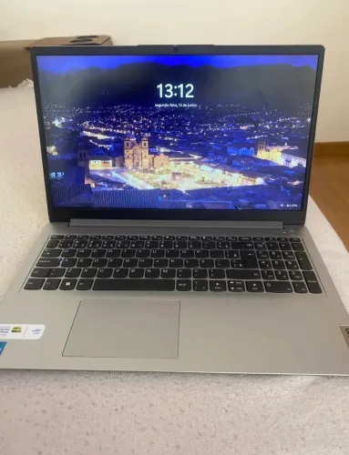 Notebook Lenovo Intel core i3 1315U