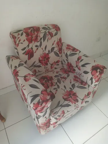 Poltrona Estofada SemiNova De Shopping