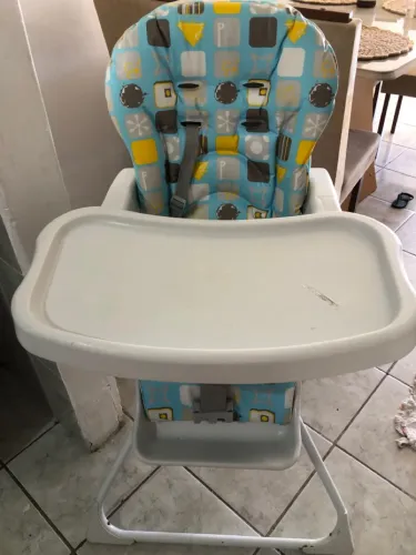 Cadeirinha de alimentação para bebês