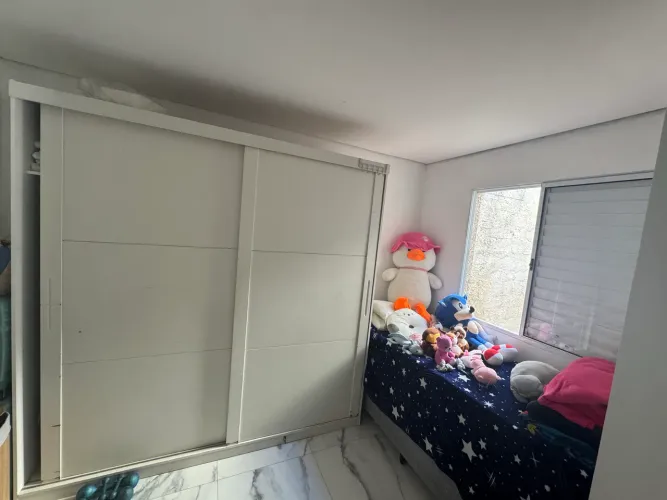 Guarda roupa e cama 