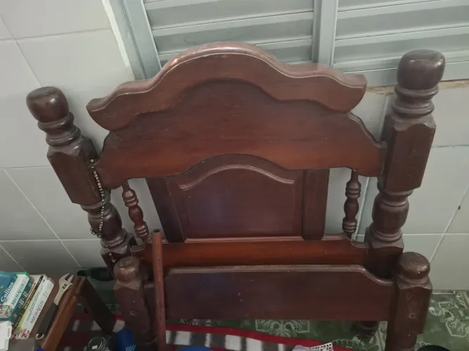 Cama de madeira para filhos e netos