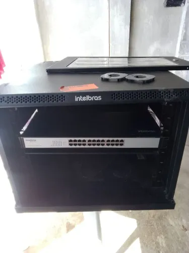 Gabinete Intelbras.