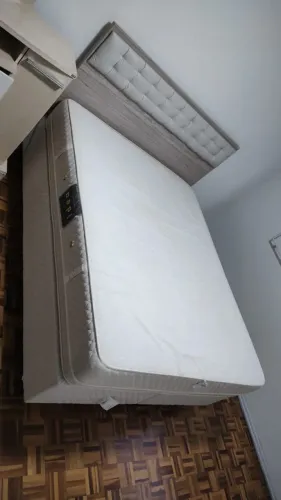 Cama Queen Size - Excelente Estado