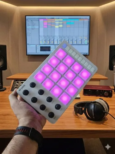 Controlador Midi M-Vave Smc Pad Bluetooth e Usb-C - Novo!!!