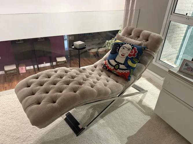 Chaise em captonê