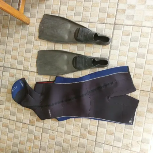 Roupa de Mergulho e Nadadeira