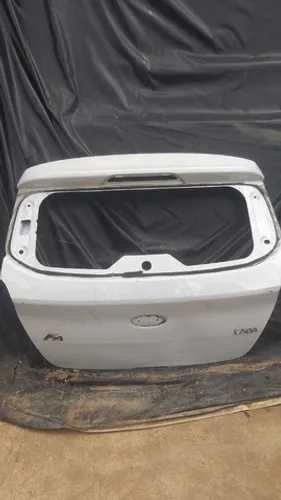 Tampa traseira Ford Ka 2015 branca c\detalhe 