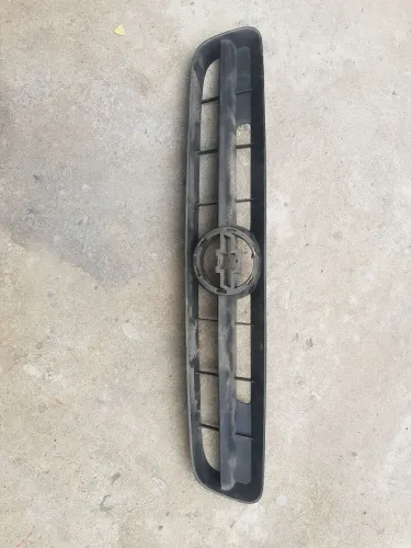 Grade dianteira Corsa 2003 a 2007