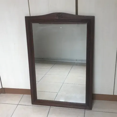 Vendo espelho em ótimo estado 90cm x 60cm moldura madeira nobre