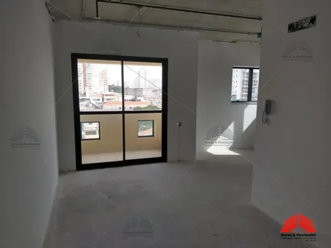 Sala comercial à venda no Tatuapé e Carrão, andar alto, perto do metrô, 37 m², varanda, 2