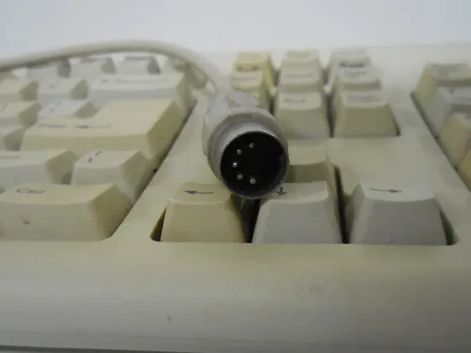 teclado antigo dim windons 95