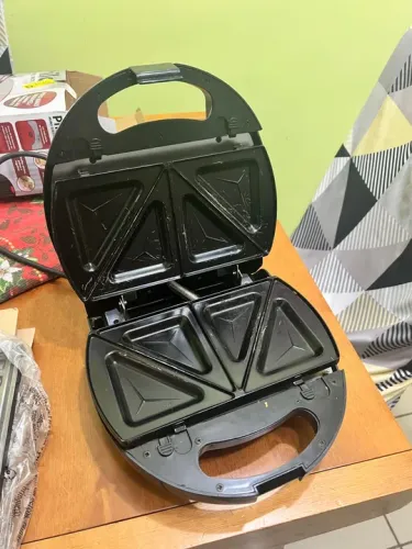 Sanduicheira marca oster