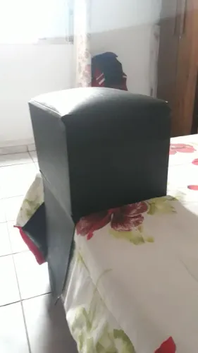 Puff para cadeira de barbeiros.