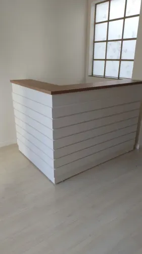 Balcão p/ recepção em mdf