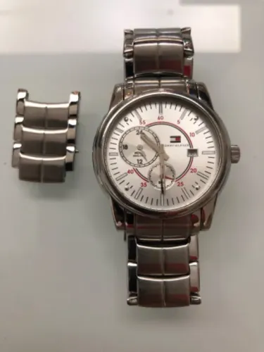 Relógio Tommy Hilfiger - aço prateado