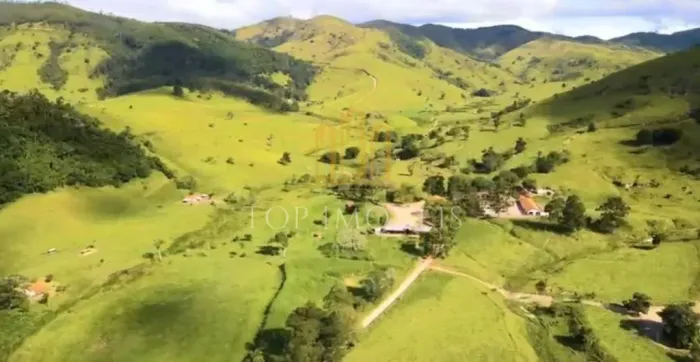 Belíssima Fazenda de Dupla Aptidão Gado de Corte e Leiteiro com 1.060 Alqueires e 6 Cachoe
