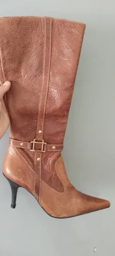 Bota de couro feminina tamanho 35