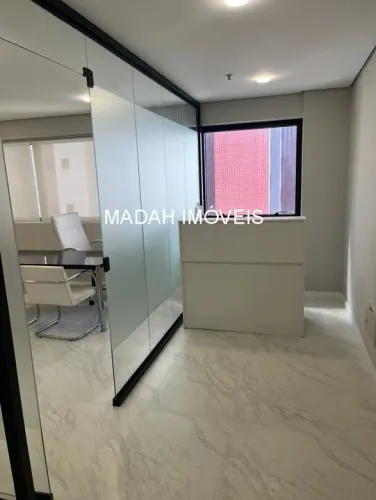 Procurando o local perfeito para o seu negócio? Este imóvel é ideal para você! Com uma loc