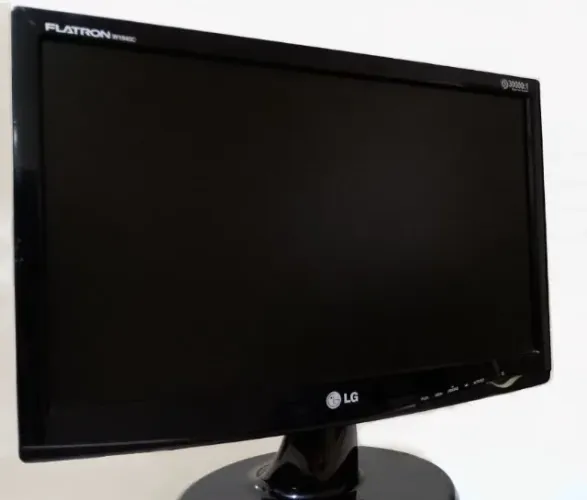 Monitor LG Flatron 19" Widescreen - LCD - Seminovo