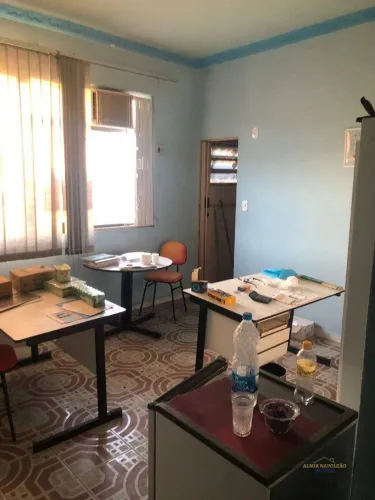 Vende-se excelente LOJA na Rua Sidónio Paes em Cascadura!
