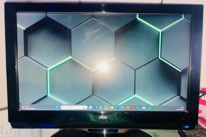 TV Monitor AOC 22'' Widescreen Full HD USB e som integrado(Usado)