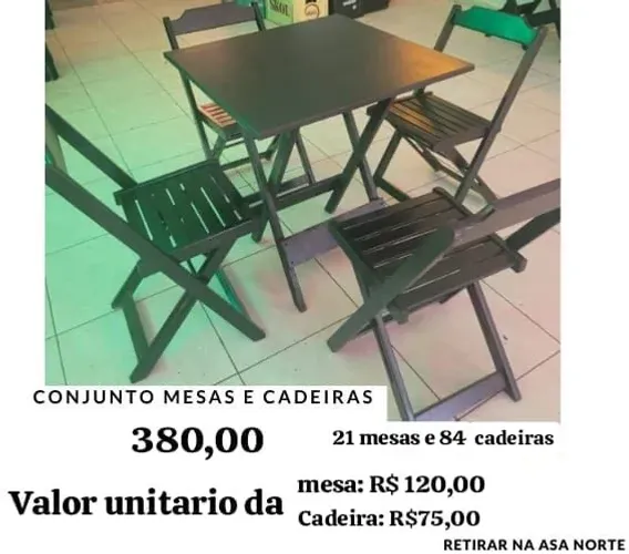 Conjunto de mesas e cadeiras