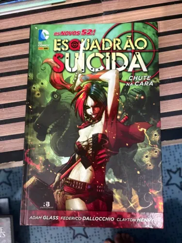 hq esquadrão suicida chute na cara