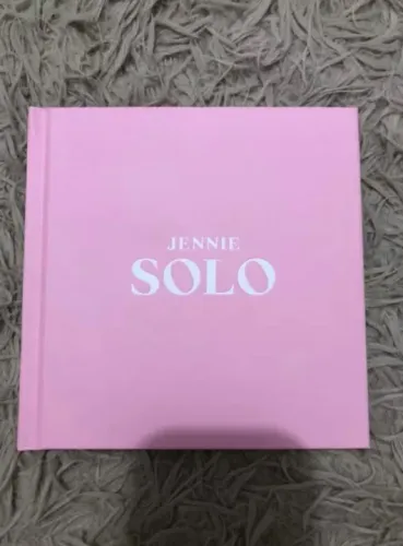 BLACKPINK - JENNIE SOLO ALBUM