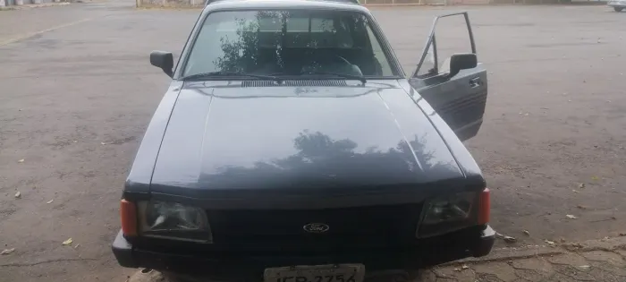 Carro 1994 tá novinho top. Tontura zero  noto a p. 1.8 carrinho. Proto para trabalhar. 