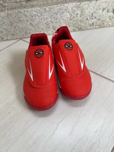 Chuteira futsal homem aranha