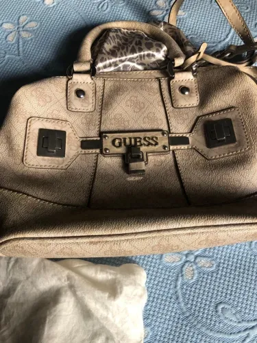 Bolsa de ombro e mao Guess rose 