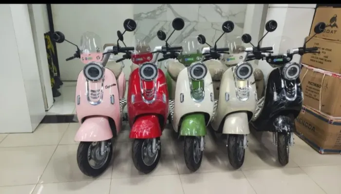 MOTO ELETRICA VESPA 800W BATERIA DE LITHIM 20AH 60V
