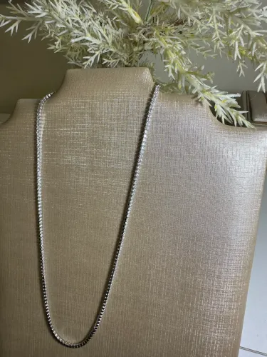 Colar riviera em prata banho de ródio