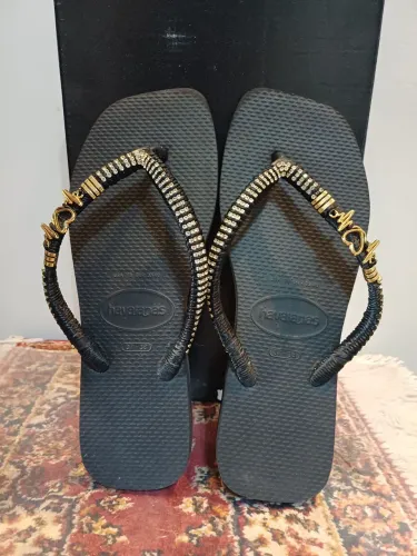 Chinelo Havaianas novo em pedraria preto, tam.37/38.