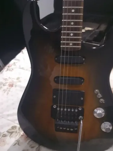 Guitarra Dolphin Trash