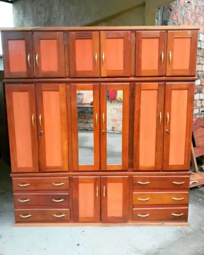 Guarda roupa de madeira maciça novo / frete grátis.