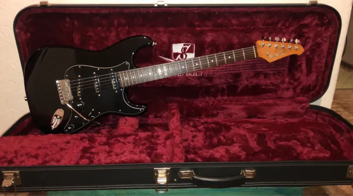 Guitarra Studebacker Skyhawk SSS