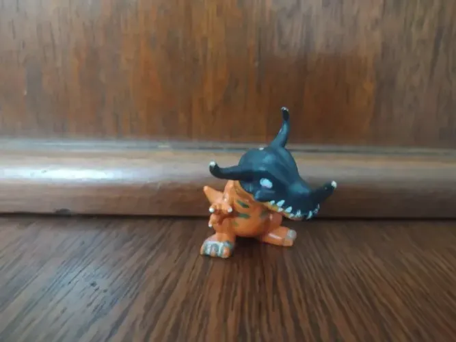 Boneco Greymon Digimon