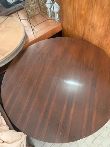 Mesa redonda de Jacarandá anos70