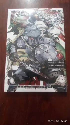 Mangas variados: Goblin Slayer e Demon Slayer.