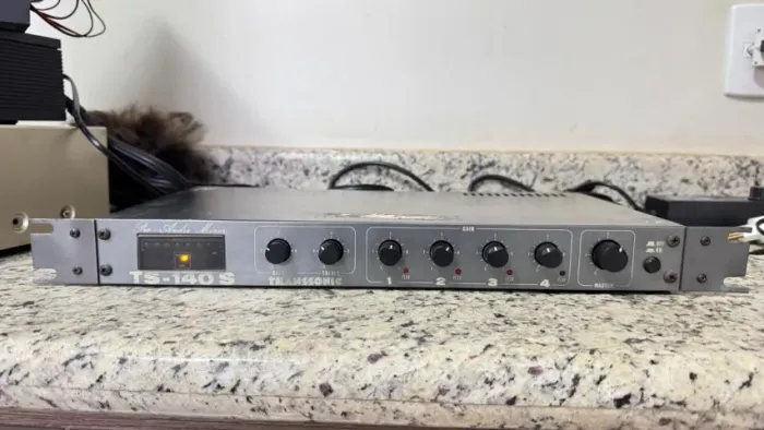  Transsonic Pré audio Mixer TS-140 S (Para Ser Restaurado Ou Aproveitar Peças) 