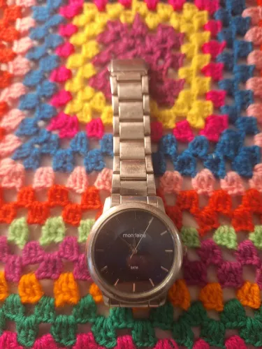 Relógio Mondaine fundo azul degradê, unissex. Lindo!