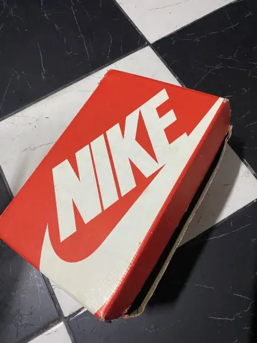 Chuteira society mercurial a ir zoom