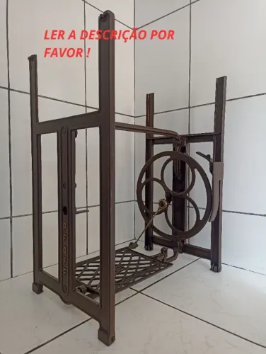PÉ DE MÁQUINA DE COSTURA ANTIGA PFAFF, BEM PRESERVADO ( LER A DESCRIÇÃO )