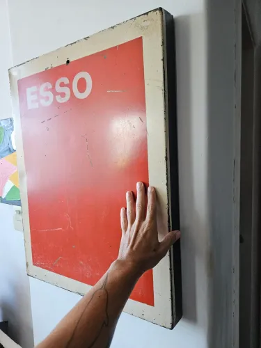 Placa antiga da Esso