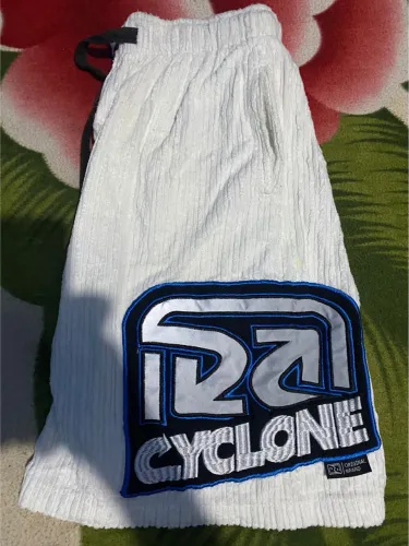 Cyclone veludo branca nova