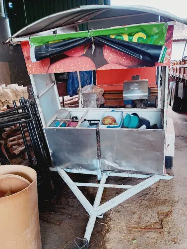 Engenho de cana com carretinha semi-novo em ótimo estado