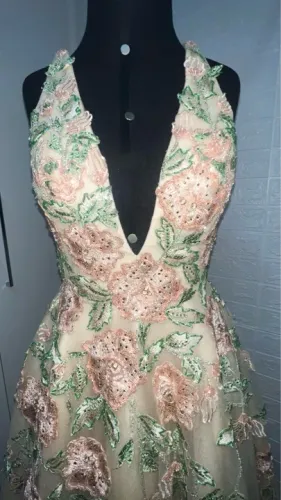 LUXUOSO VESTIDO CRISTINA ACEDO CHAMPANHE PEDRARIA 