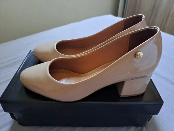 Sapato Vizzano seminovo 37